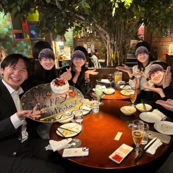 同期の誕生日祝いに同期が尊敬している先輩のお面をつくりました